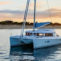Lagoon 421