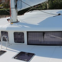 Lagoon 421