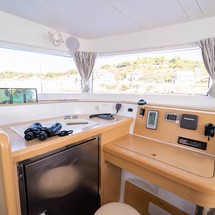 Lagoon 421