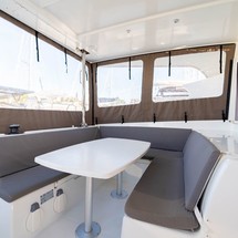 Lagoon 421