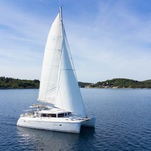 Lagoon 421
