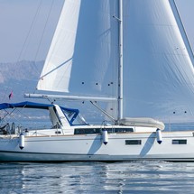 Beneteau Oceanis 38