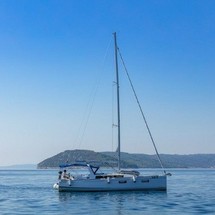 Beneteau Oceanis 38