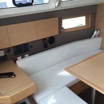 Beneteau Oceanis 38