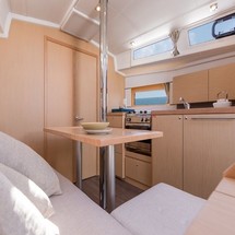 Beneteau Oceanis 38