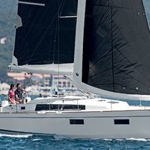 Beneteau Oceanis 38