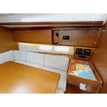 Dufour 390