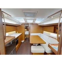 Dufour 390