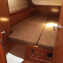 Beneteau Oceanis 43