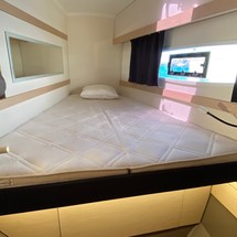 Fountaine Pajot Lucia 40
