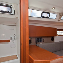 Beneteau Oceanis 38