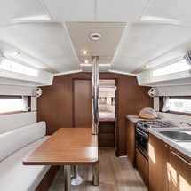 Beneteau Oceanis 38.1