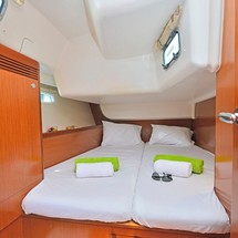 Beneteau Oceanis 43