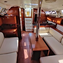 Beneteau Oceanis 37