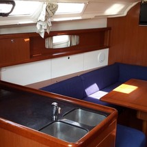 Beneteau Oceanis 37
