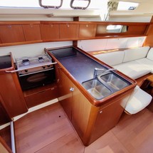 Beneteau Oceanis 37