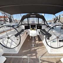Dufour 382