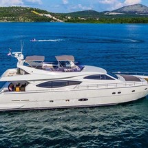 Ferretti 760