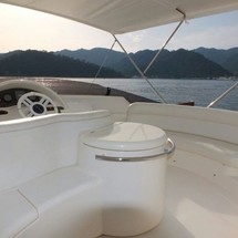 Azimut 46