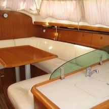 Beneteau Oceanis 43