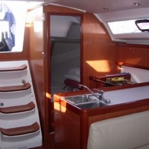 Beneteau Oceanis 37