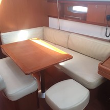 Beneteau Oceanis 43