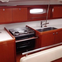 Beneteau Oceanis 43