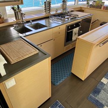 Lagoon 560