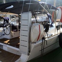 Dufour 382
