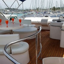 Majesty yachts gulf craft 66
