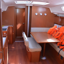Beneteau Oceanis 43