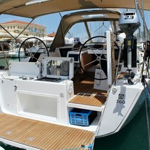 Dufour 360