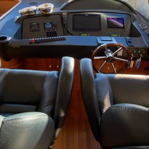 Sunseeker 82 Yacht