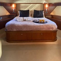 Sunseeker 82 Yacht