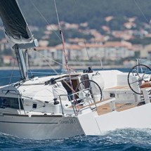 Beneteau Oceanis 38