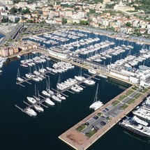 Bavaria 44