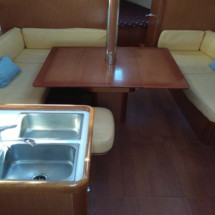 Beneteau Oceanis 37