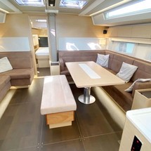 Hanse 548