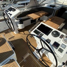 Hanse 548