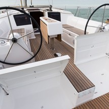 Dufour 382