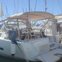 Dufour 390