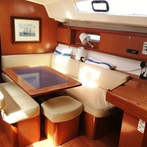 Beneteau Oceanis 43