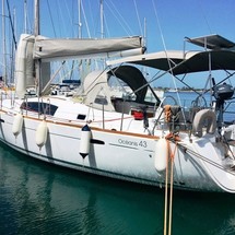 Beneteau Oceanis 43