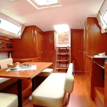 Beneteau Oceanis 43