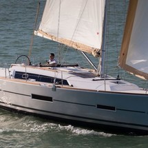 Dufour 382