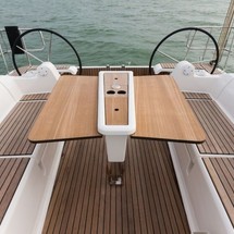 Dufour 382