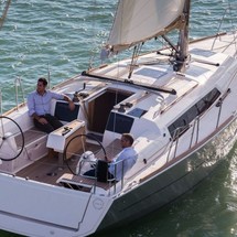 Dufour 382