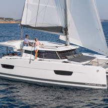 Fountaine Pajot Lucia 40