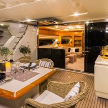 Ferretti 225