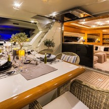 Ferretti 225